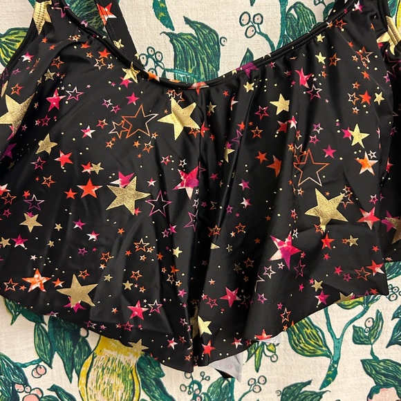 !NWT! Torrid v cut flounce bikini top women’s size 1X - Picture 4 of 13